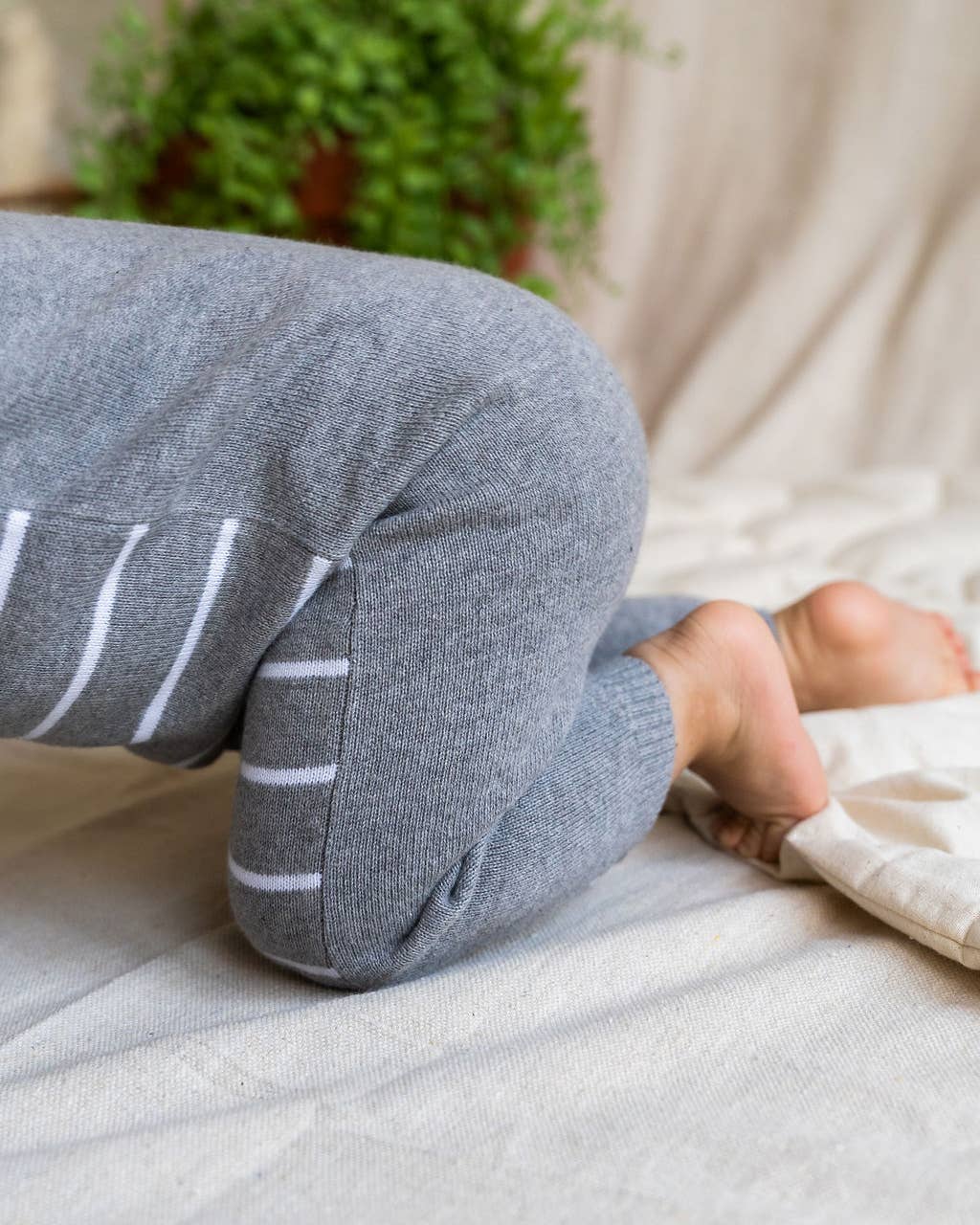 Train Applique Sweater Knit Baby Jumpsuit (Organic Cotton): Heather Grey / 0-3M